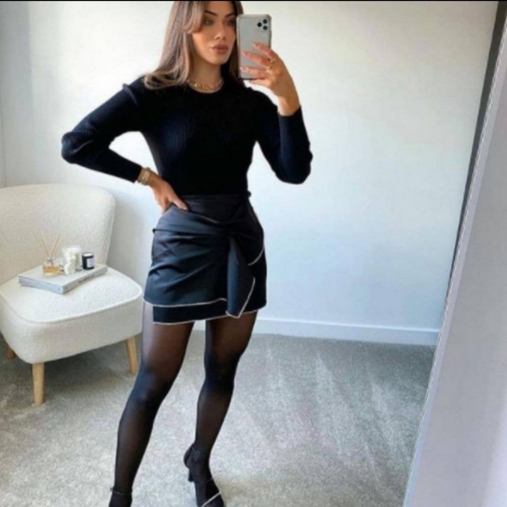 NWT ZARA Black Bow Rhinestone Skirt